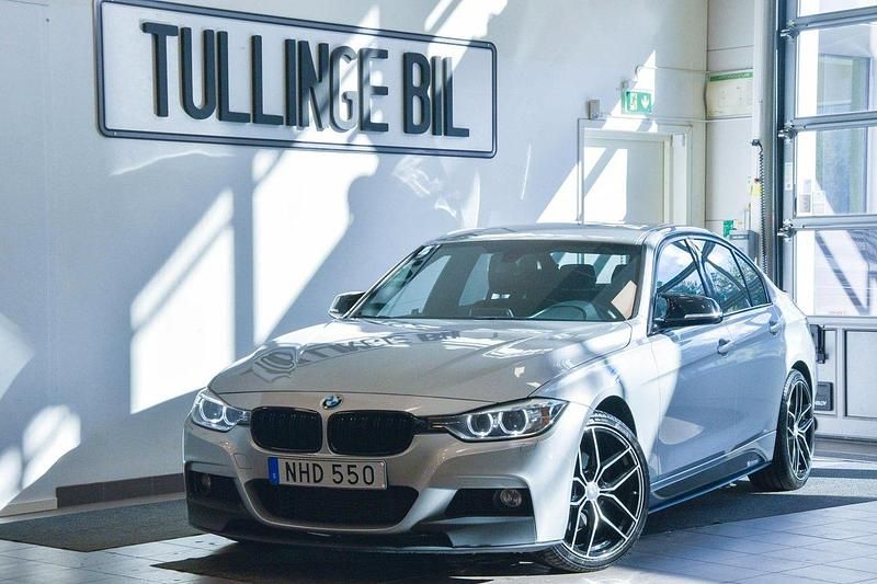 Silver Begagnad 2013 BMW 328 M Sport Sedan | 199 900 kr (Marknadspris) - Bild 1/4