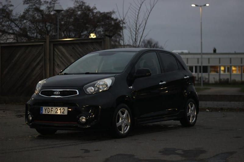 Svart Begagnad 2017 Kia Picanto Halvkombi | 79 000 kr (Marknadspris) - Bild 1/4