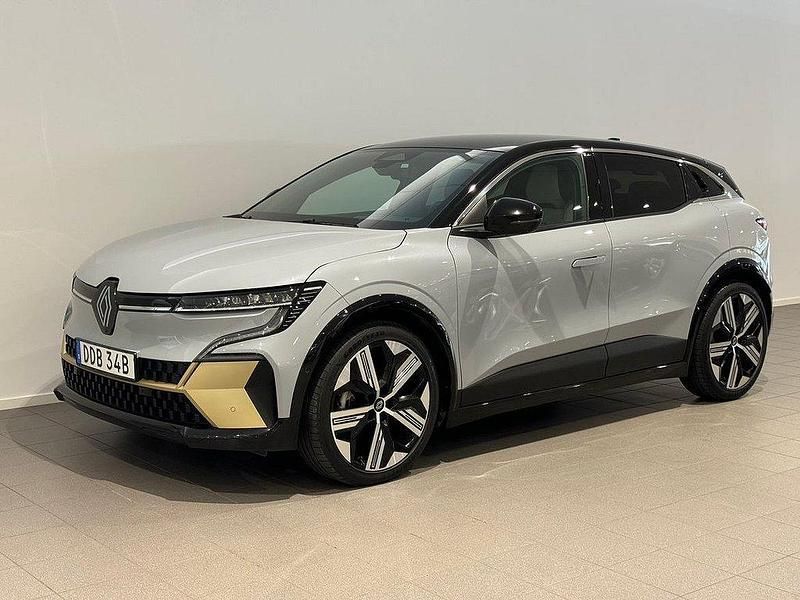 Grå Begagnad 2022 Renault Mégane Iconic Halvkombi | 309 500 kr (Marknadspris) - Bild 1/4