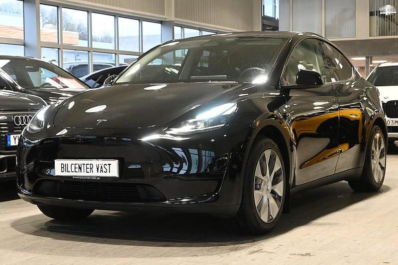 Svart Begagnad 2024 Tesla Model Y SUV | 449 000 kr (Dyr) - Bild 1/4