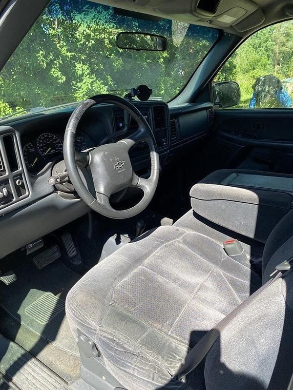 Svart Begagnad 2000 Chevrolet Silverado Sedan | 82 000 kr - Bild 1/3