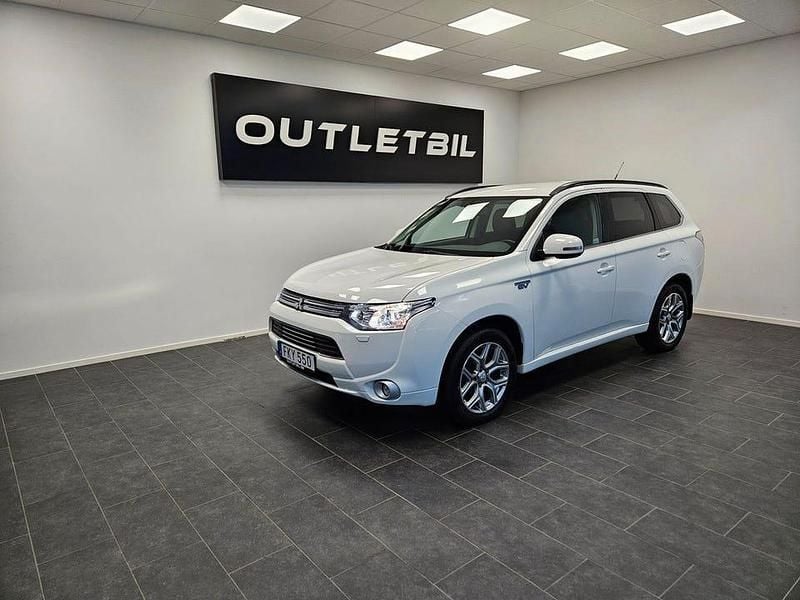 Vit Begagnad 2014 Mitsubishi Outlander SUV | 129 900 kr (Superpris) - Bild 1/4