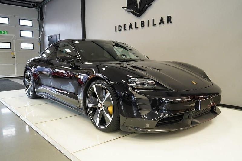 Svart Begagnad 2020 Porsche Taycan Turbo S Sedan | 1 095 000 kr - Bild 1/4