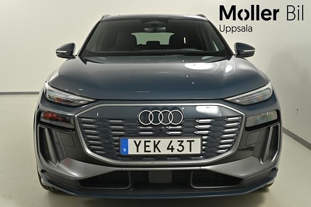 Begagnad Audi Q6 e-tron S-Line 285 kW (388 HK) 2024 Plasmablå metallic SUV