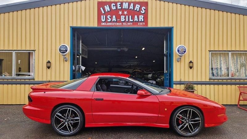 Begagnad Pontiac Trans Am 279 HK (205 kW) 1993 Röd Sportkupé