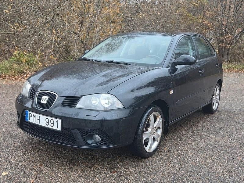 Svart Begagnad 2006 Seat Ibiza Halvkombi | 22 900 kr (Marknadspris) - Bild 1/4