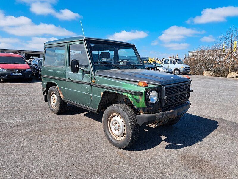 Mörkgrön Begagnad 1989 Mercedes G230 SUV | 79 900 kr - Bild 1/4