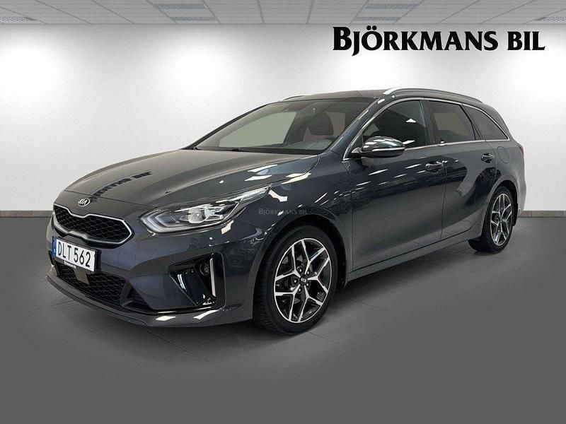 Grå Begagnad 2019 Kia Ceed Sportswagon GT-Line Kombi | 219 900 kr (Marknadspris) - Bild 1/4