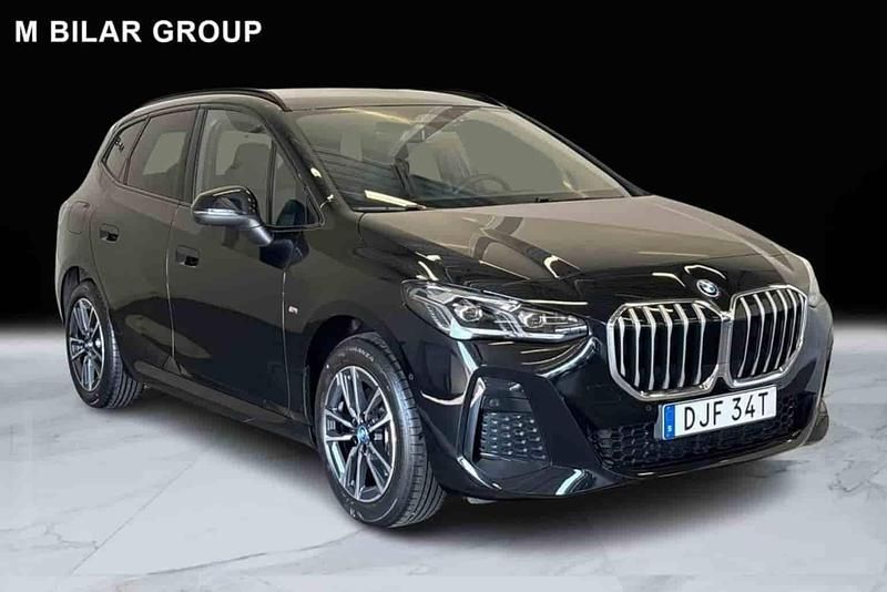 Svart Begagnad 2025 BMW 225 Active Tourer Minibuss | 439 000 kr - Bild 1/1