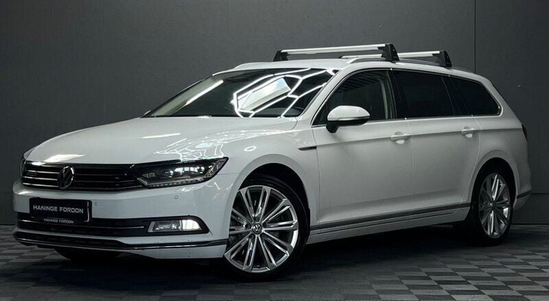 Vit Begagnad 2017 VW Passat Executive Kombi | 149 900 kr (Bra pris) - Bild 1/4