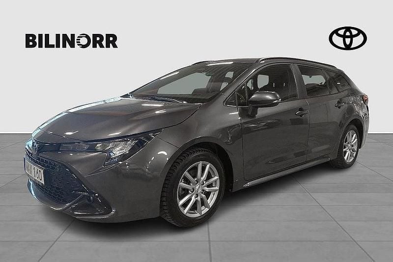 Mörkgrå Begagnad 2023 Toyota Corolla Active Kombi | 259 900 kr (Bra pris) - Bild 1/4