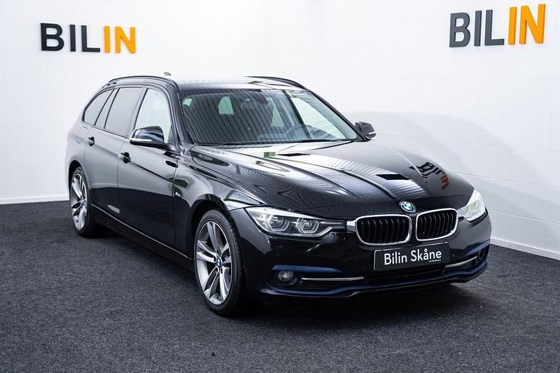 Svart Begagnad 2017 BMW 320 Sport Line Kombi | 129 900 kr (Bra pris) - Bild 1/4