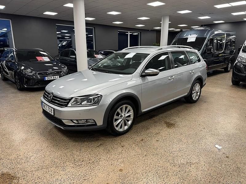 Silver Begagnad 2014 VW Passat Alltrack Kombi | 139 900 kr (Marknadspris) - Bild 1/4