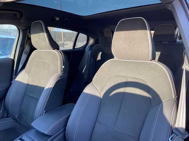 Begagnad Volvo C40 Single Motor 169 kW (231 HK) 2023 Blå SUV