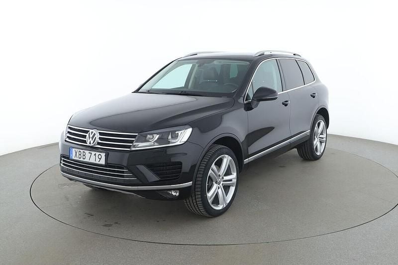 Svart Begagnad 2018 VW Touareg SUV | 293 000 kr - Bild 1/3