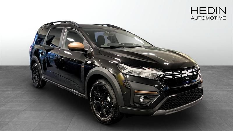 Svart (black) Begagnad 2024 Dacia Jogger Extreme Minibuss | 346 400 kr (Dyr) - Bild 1/4