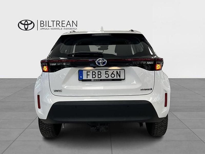 Begagnad Toyota Yaris 2024 Vit Halvkombi