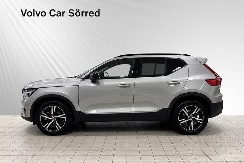 Begagnad Volvo XC40 163 HK (119 kW) 2024 Silver SUV