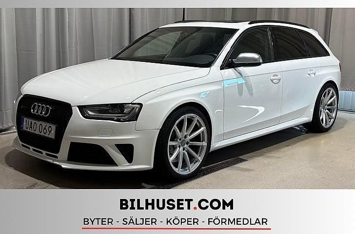Vit Begagnad 2015 Audi RS4 Design Kombi | 279 000 kr - Bild 1/4