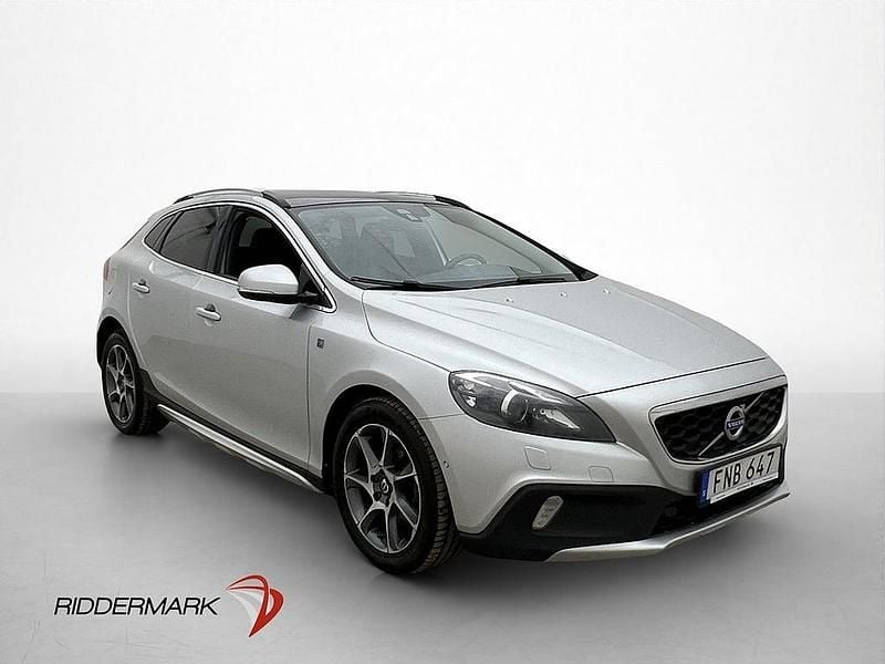 Begagnad Volvo V40 Ocean Race 114 HK (83 kW) 2014 Silver Halvkombi
