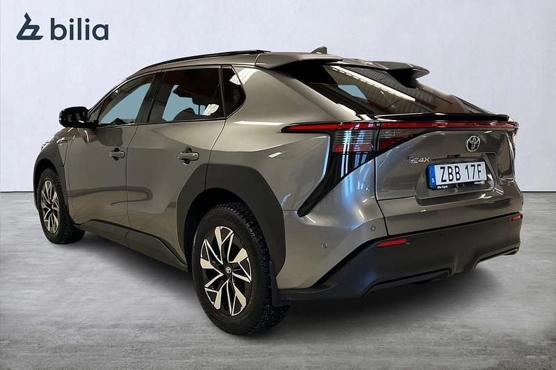 Begagnad Toyota bZ4X Executive 164 kW (224 HK) 2025 Silver SUV