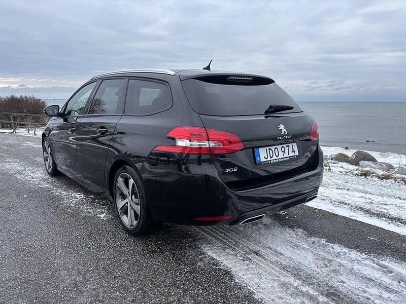 Begagnad Peugeot 308 131 HK (96 kW) 2016 Svart Kombi