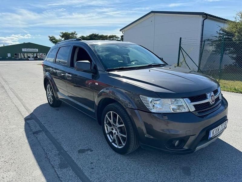 Begagnad Fiat Freemont Sport 170 HK (125 kW) 2014 Grå (gråmetallic) SUV