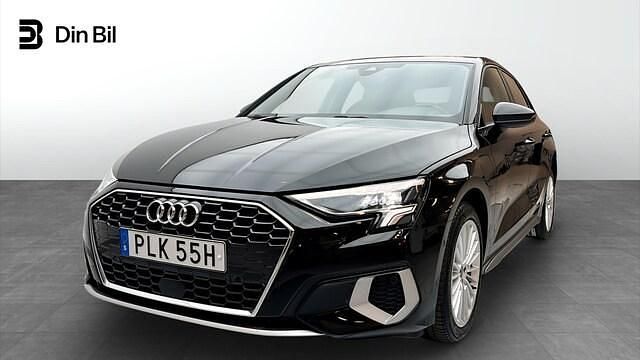 Mytsvart metallic Begagnad 2023 Audi A3 Sportback e-tron Advanced Plus Sedan | 349 000 kr (Marknadspris) - Bild 1/4