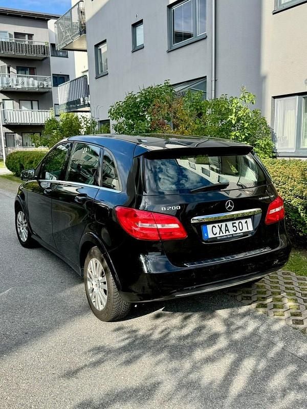 Begagnad Mercedes B200 156 HK (114 kW) 2014 Minibuss