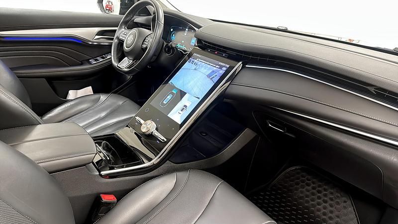 Begagnad MG Marvel R Luxury 132 kW (180 HK) 2022 Grå SUV