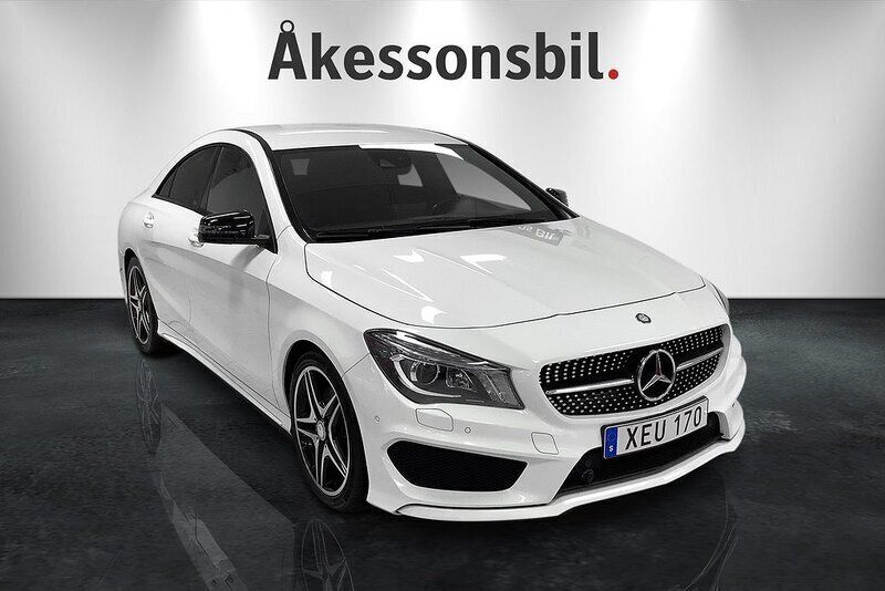 Vit Begagnad 2016 Mercedes CLA220 AMG Sedan | 219 000 kr (Lite dyr) - Bild 1/4