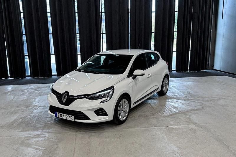Vit Begagnad 2020 Renault Clio V SE Halvkombi | 139 900 kr (Marknadspris) - Bild 1/4