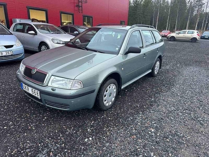 Grön Begagnad 2004 Skoda Octavia Tour Kombi | 19 900 kr (Bra pris) - Bild 1/4