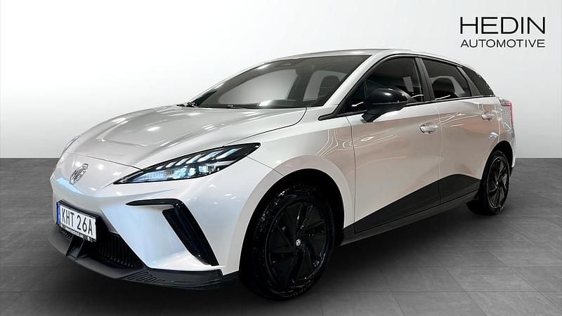 Grå (silver) Begagnad 2023 MG MG4 EV Halvkombi | 254 900 kr (Marknadspris) - Bild 1/4