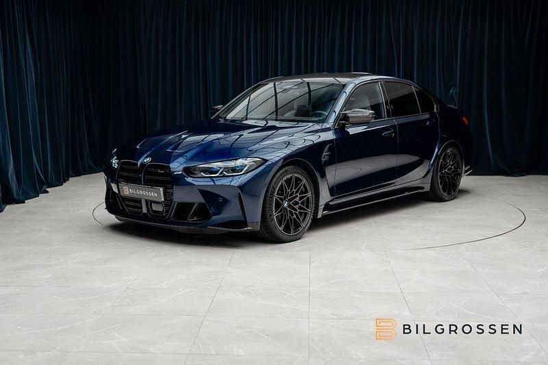 Blå Begagnad 2023 BMW M3 Competition Edition Sedan | 1 149 900 kr (Lite dyr) - Bild 1/4