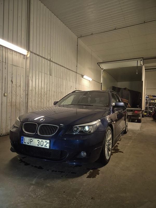 Begagnad 2008 BMW 525 M Sport Kombi | 84 000 kr (Marknadspris) - Bild 1/4