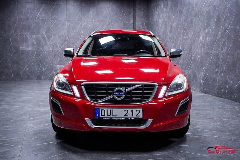 Begagnad Volvo XC60 R-Design 205 HK (150 kW) 2010 Röd SUV
