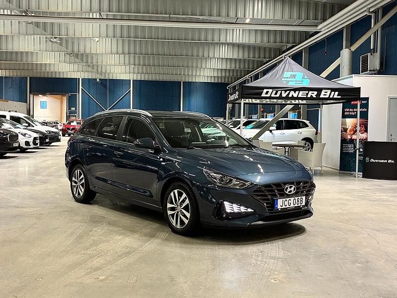 Begagnad Hyundai i30 Essential 120 HK (88 kW) 2021 Blå Kombi