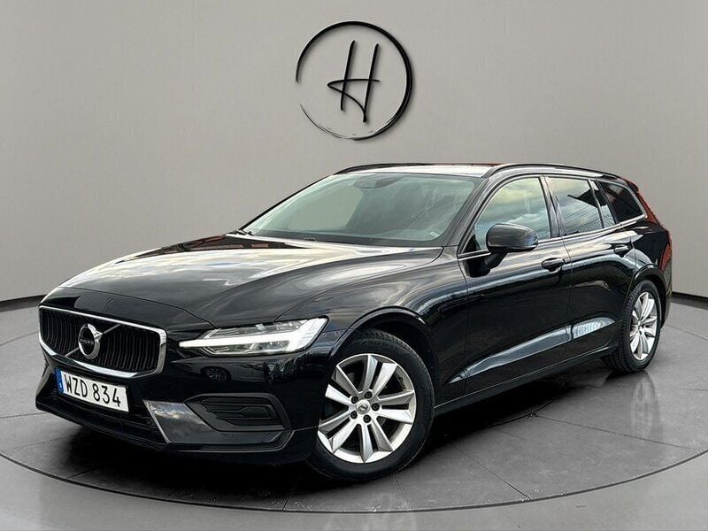Svart Begagnad 2018 Volvo V60 Momentum Kombi | 239 900 kr (Lite dyr) - Bild 1/4