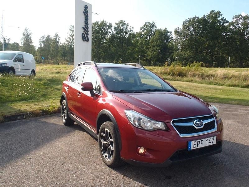 Ljusröd Begagnad 2015 Subaru XV SUV | 135 000 kr (Marknadspris) - Bild 1/4