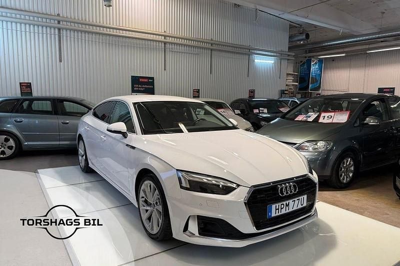 Vit Begagnad 2021 Audi A5 Sportback Comfort Halvkombi | 319 900 kr (Bra pris) - Bild 1/3