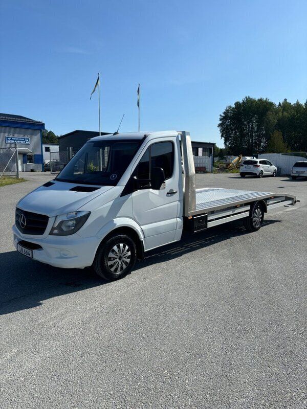 Vit Begagnad 2017 Mercedes Sprinter Van | 269 900 kr - Bild 1/4