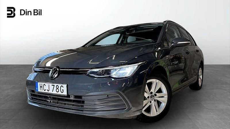 Grå Begagnad 2023 VW Golf VIII Life Kombi | 264 900 kr (Bra pris) - Bild 1/4