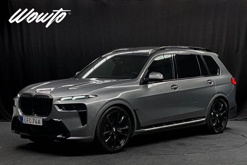 Grå Begagnad 2023 BMW X7 M Sport SUV | 1 059 800 kr (Bra pris) - Bild 1/3
