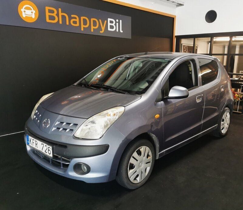 Ljusblå (blå) Begagnad 2010 Nissan Pixo Halvkombi | 24 900 kr - Bild 1/4