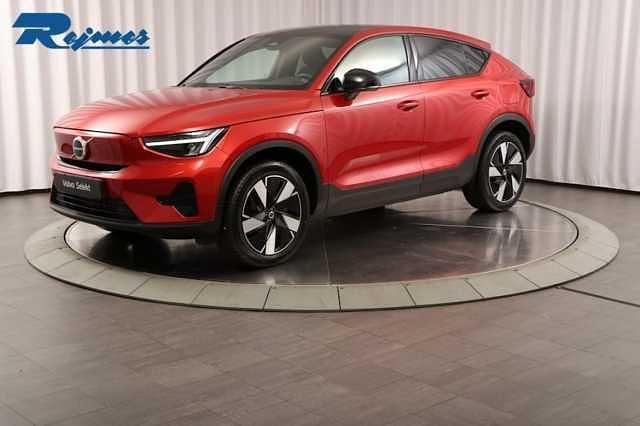 Röd (fusion red metallic) Begagnad 2024 Volvo EC40 Core SUV | 389 900 kr (Marknadspris) - Bild 1/4