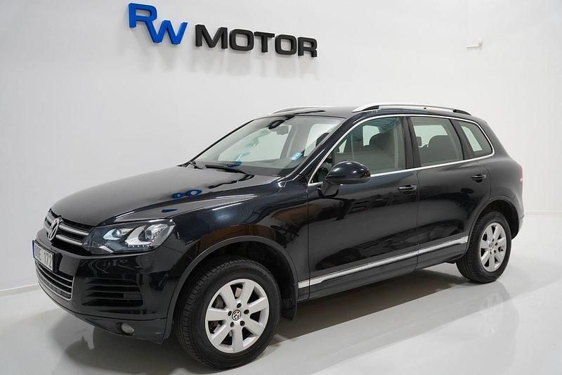 Svart Begagnad 2013 VW Touareg SUV | 159 900 kr (Marknadspris) - Bild 1/4
