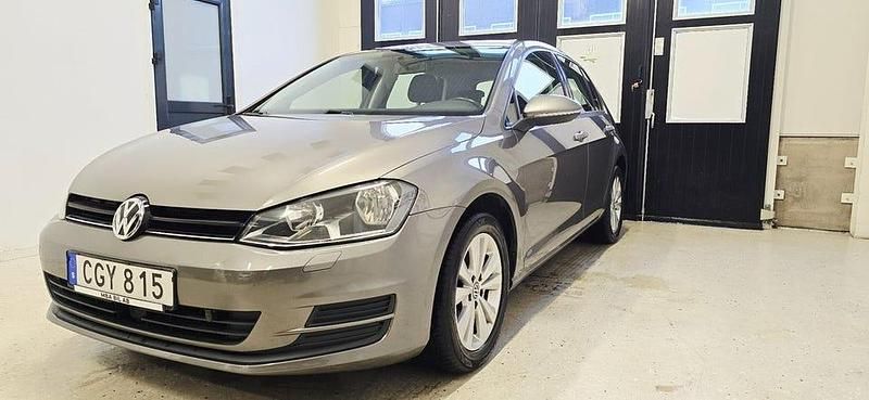Begagnad VW Golf VII 105 HK (77 kW) 2014 Grå Halvkombi