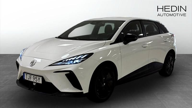 Vit (white) Begagnad 2023 MG MG4 EV Halvkombi | 289 900 kr (Dyr) - Bild 1/4