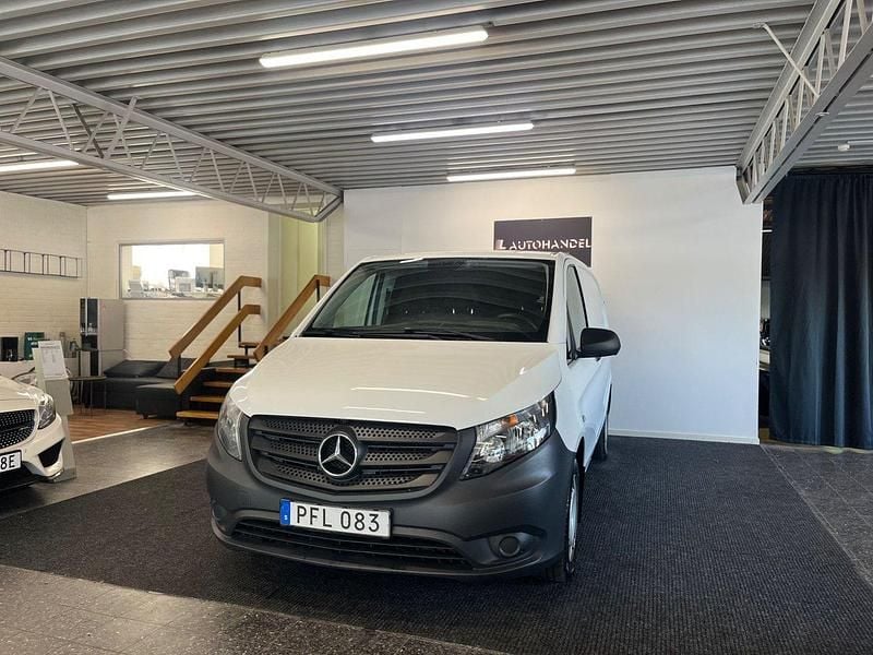 Vit Begagnad 2017 Mercedes Vito Minibuss | 94 900 kr (Superpris) - Bild 1/4